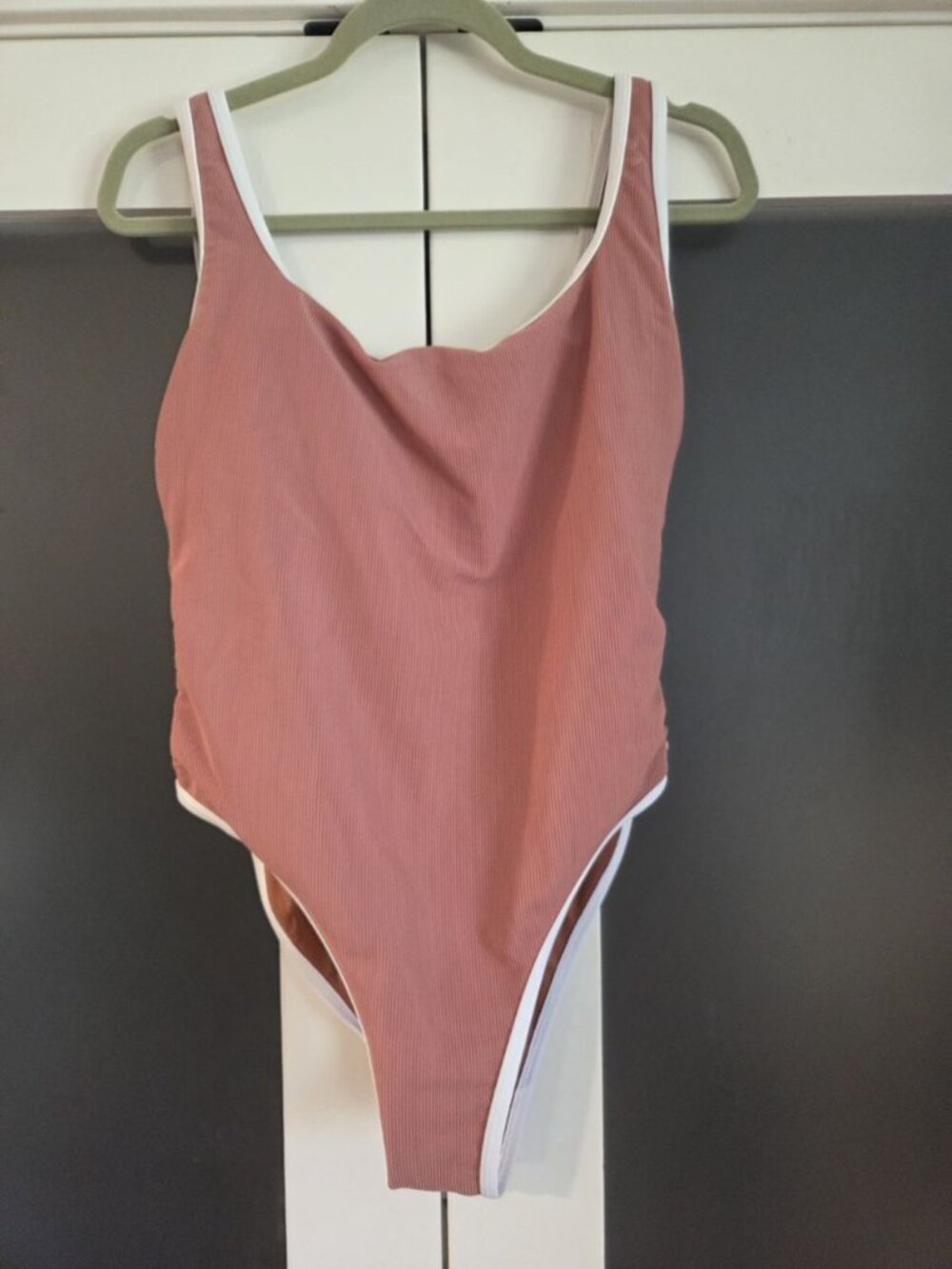 LainSnow Ocean Isle One Piece Swimsuit XL Sangria Ribbed White Trim Open Back